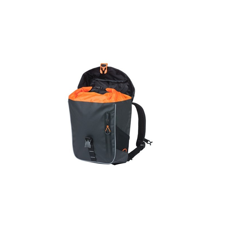 Basil Miles Tarpaulin - bicycle daypack - 17 liter - sort/orange